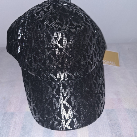 New Michael kors Signature Hat blk & Silver - Picture 6 of 14